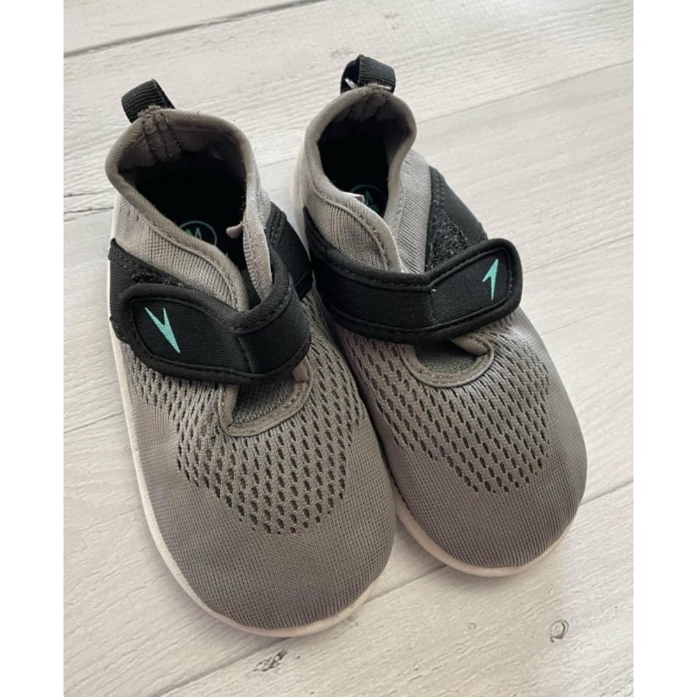 Speedo kids water shoes grey black little kids medium 7/8
